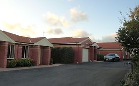 Victoria Lodge Motor Inn & Apartments
